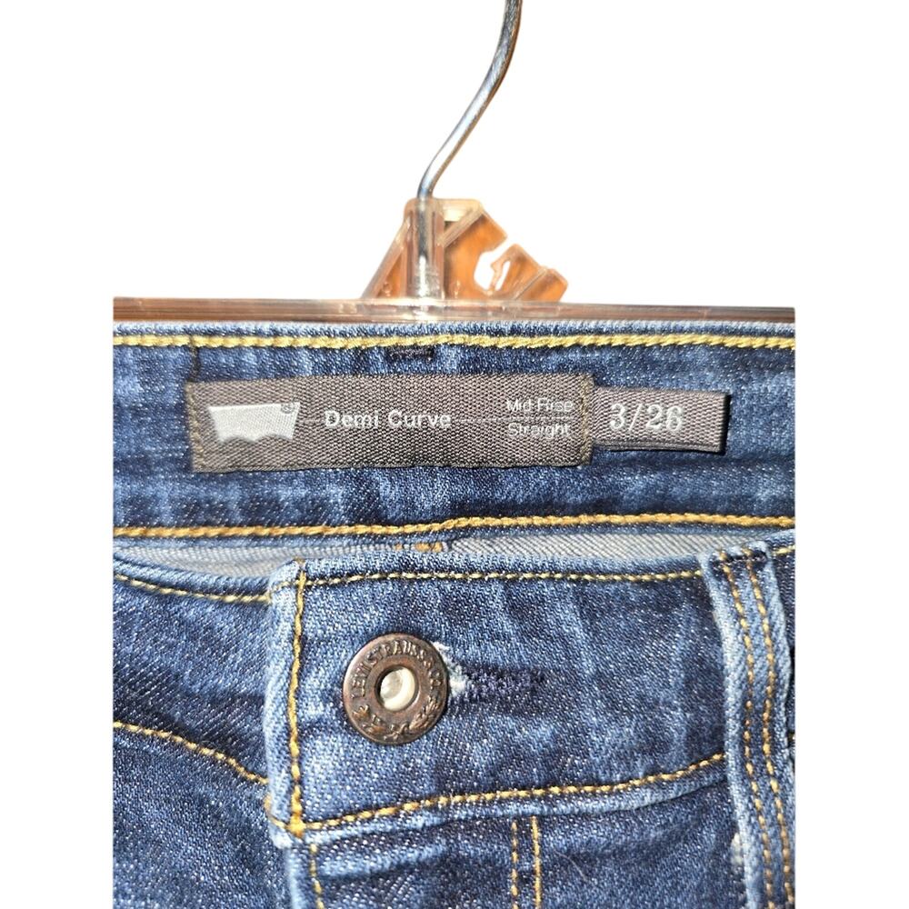 Women's Levi Jeans